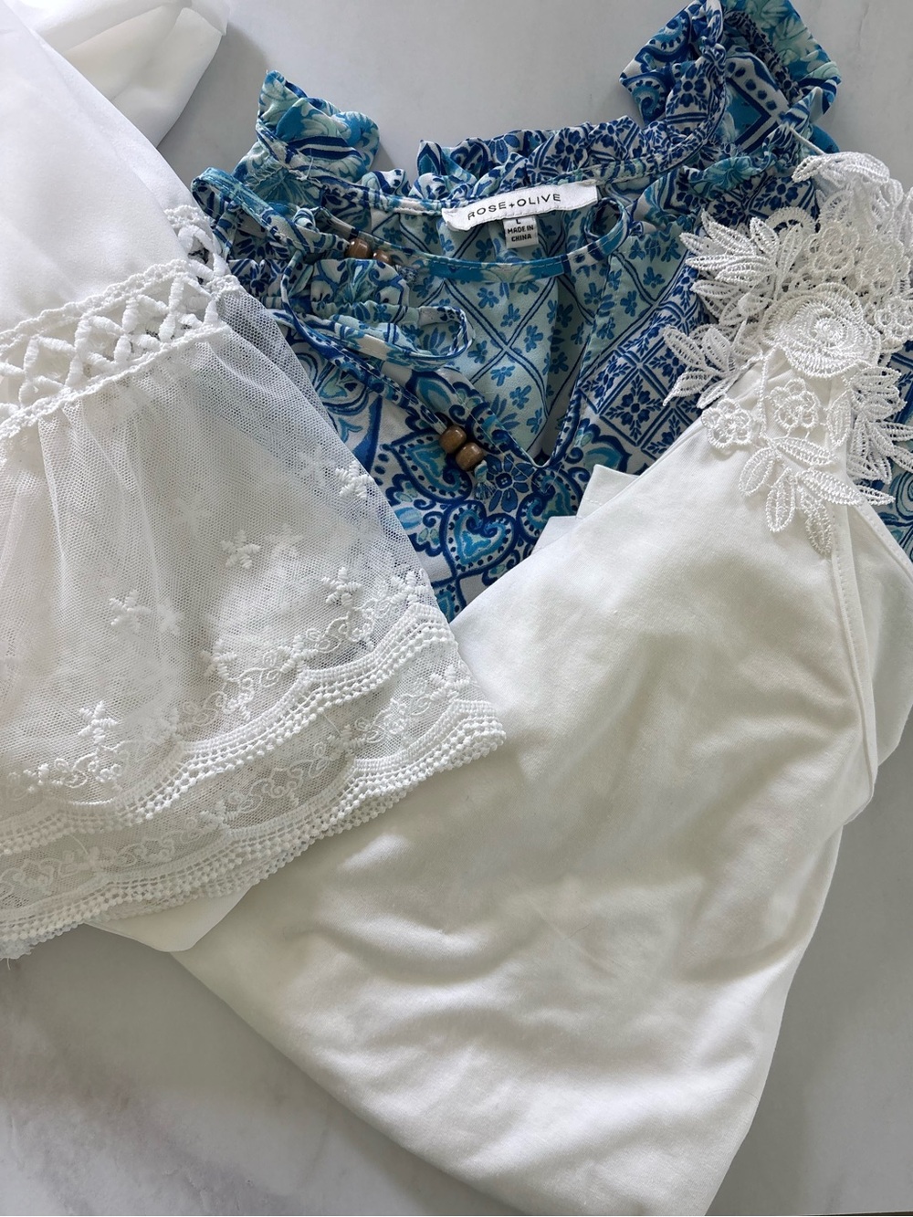 3 PIECE WOMENS BEAUTIFUL BLOUSES SZ-L/XL